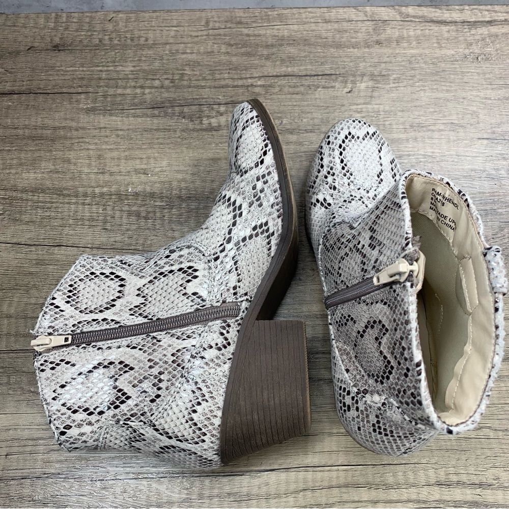 Rampage~Women’s~Light Snake Skin Ankle Booties~Size 8 - Picture 7 of 9